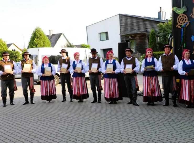 Visuomeninė organizacija „Ariogalos santara“ įgyvendino projektą „Čia mūsų namai“