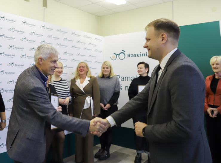 Vietos savivaldos dienos proga įteiktos Mero padėkos administracijos darbuotojams