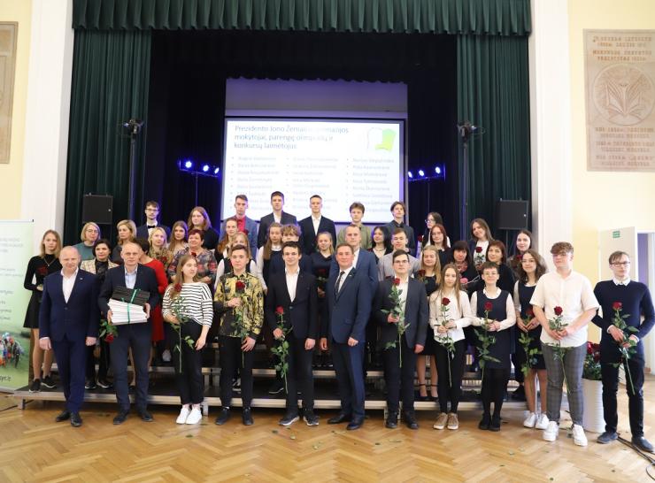 Pagerbti gabiausi Raseinių rajono mokiniai ir jų mokytojai