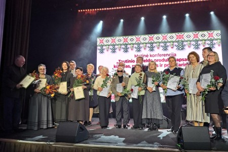 Metinėje tautinio paveldo konferencijoje įvertinta Raseinių krašto tautodailininkė