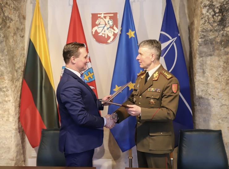 Raseinių rajono savivaldybė pasirašė bendradarbiavimo sutartį su Lietuvos kariuomene