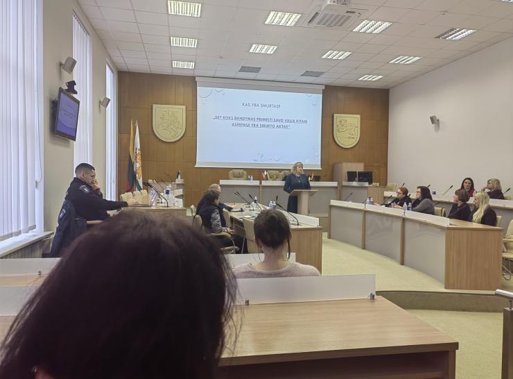 Kompleksinės paslaugos vaikams, nukentėjusiems nuo smurto ir jų šeimų nariams