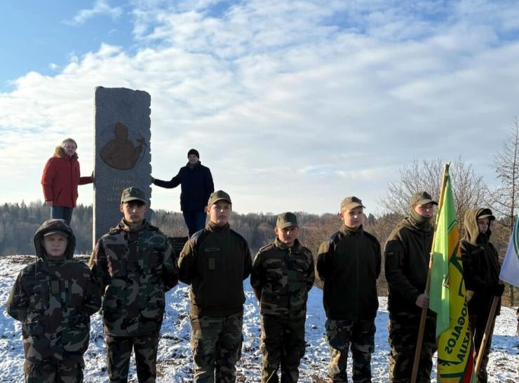 Lietuvos kariuomenės dieną – paminklas kunigaikščiui Vyteniui Ariogaloje