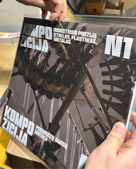 „Gamtos ateitis“ tęsia netradicinį projektą – išleista „perdirbamų pakuočių muzikos“ vinilinė plokštelė