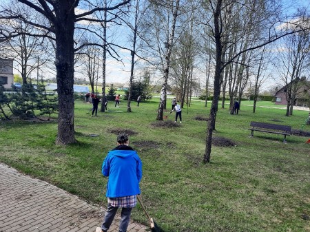 Pavasarinė talka Ramonuose