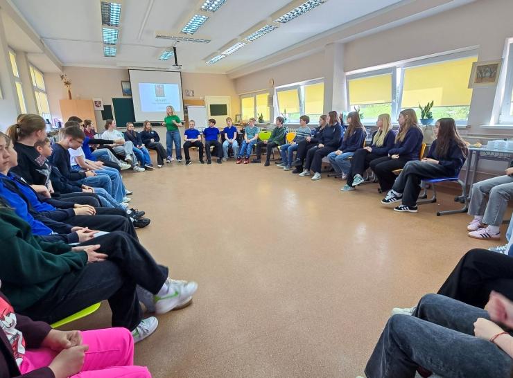 „Tūkstantmečio mokyklos“ Raseinių rajone: žingsniai lyderystės, įtraukties ir sąmoningo ugdymo link