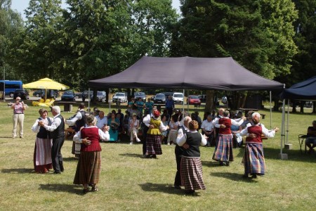 Sujainiuose paminėtas Lietuvos dainų šventės 100-metis
