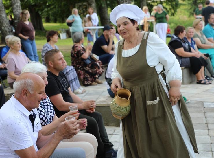 Vasaros spalvos Gyliuose