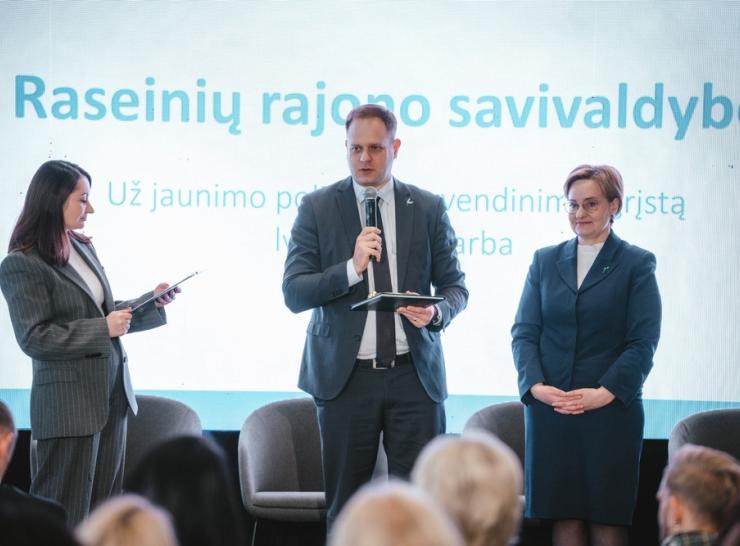 Raseinių rajono savivaldybė įvertinta dviem apdovanojimais už saugią ir lygių galimybių bendruomenę