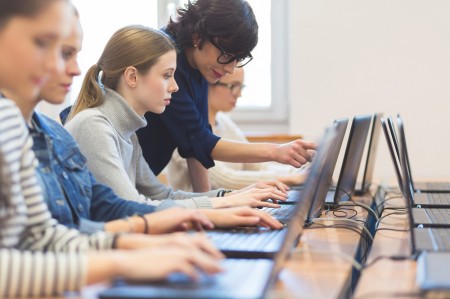 Gyventojai kviečiami naudotis finansine parama keičiant profesiją