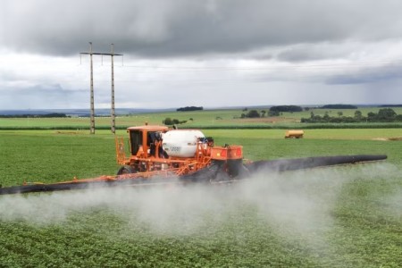 Ūkininkams būtina teikti informaciją apie planuojamus purkšti laukus