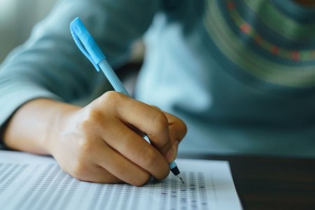 Džiuginantys valstybinių brandos egzaminų rezultatai Raseinių rajone – net 37 šimtukai