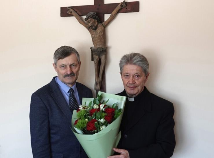 Gimimo dienos proga pasveikintas Raseinių garbės pilietis klebonas kun. Gintautas Jankauskas