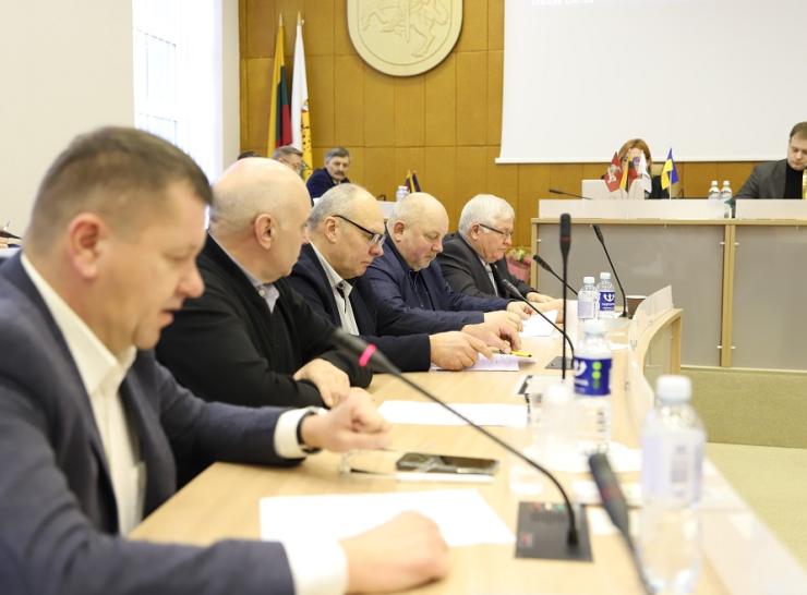 Savivaldybės taryba posėdyje pritarė tautodailininkų skatinimui, žvyrkelių prioretizavimui ir dalyvavimui Lietuvos jaunimo sostinės konkurse