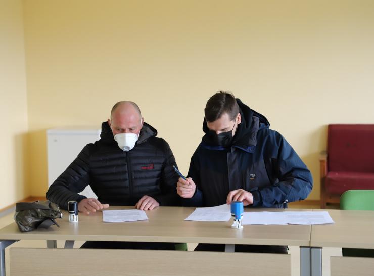 Pasirašyta Raseinių hipodromo nuomos sutartis