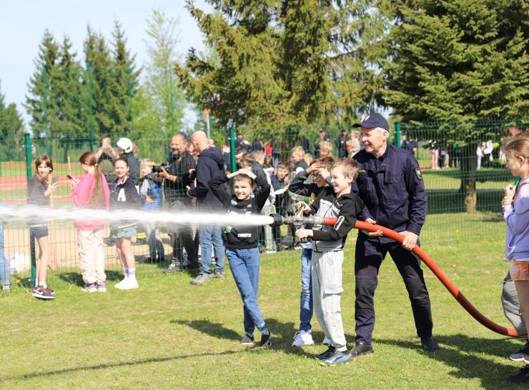 Šv. Florijono dienos minėjimo šventę Raseinių rajono ugniagesiai dovanojo sau ir gyventojams