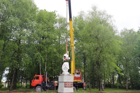 Raseinių rajone pradėtas sovietinių simbolių demontavimas
