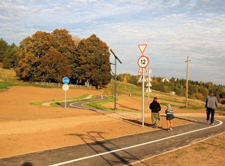 Dubysos pakrantėje ties Ariogala baigiama įrengti nauja erdvė poilsiui ir aktyviam laisvalaikiui