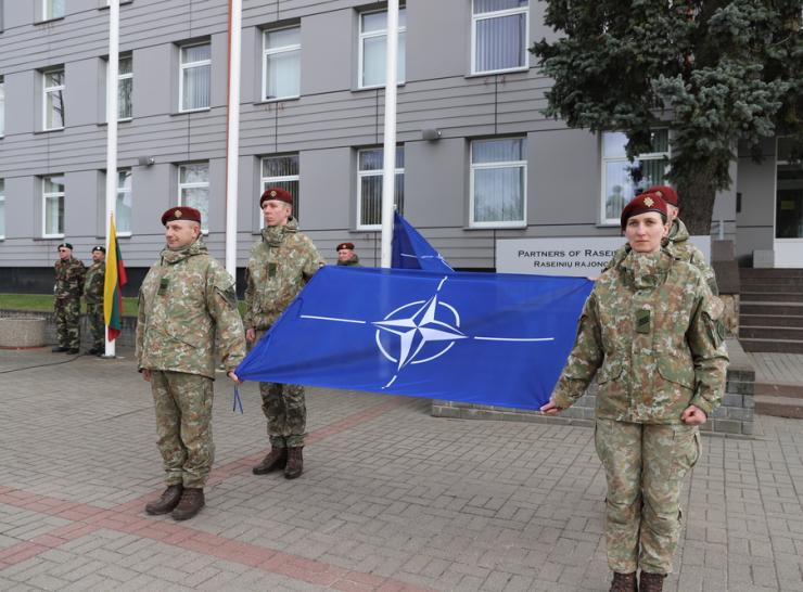 Raseinių miesto „Žemaičio“ aikštėje paminėta dar viena svarbi sukaktis – 20 metų Lietuvos narystei NATO! 