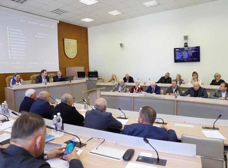 Savivaldybės tarybos posėdyje – dėmesys strateginiam planavimui, gyventojams svarbių paslaugų ir metinių ataskaitų