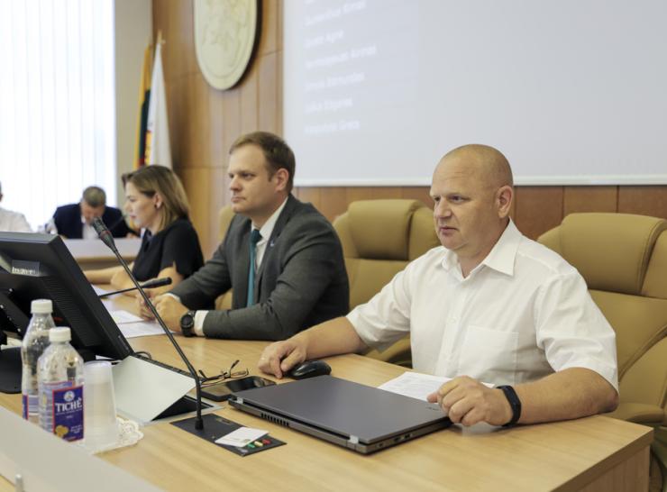 Taryba posėdyje skyrė lėšų olimpiečiams, sodininkų bendrijoms, daugiabučių namų bendrijoms ir bibliotekai