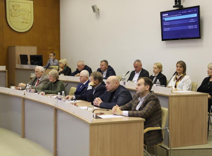 Tarybos posėdyje – sprendimai dėl paslaugų vaikams su negalia, ligoninės modernizavimo ir gyventojų saugumo Raseinių rajone