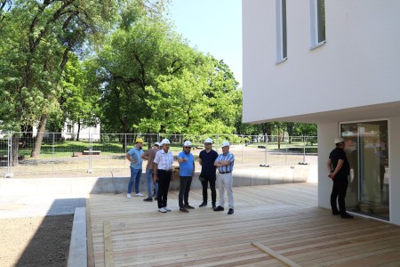 Raseinių rajono savivaldybės vadovai apžiūrėjo baigiamą įrengti Kultūros centro pastatą