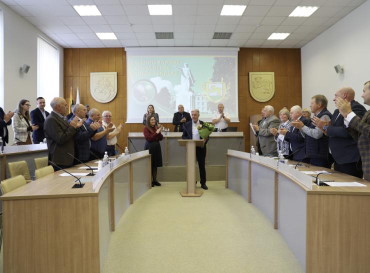 Raseinių rajono savivaldybės tarybos posėdyje – naujienos verslui, jaunimui ir laukiantiems socialinio būsto