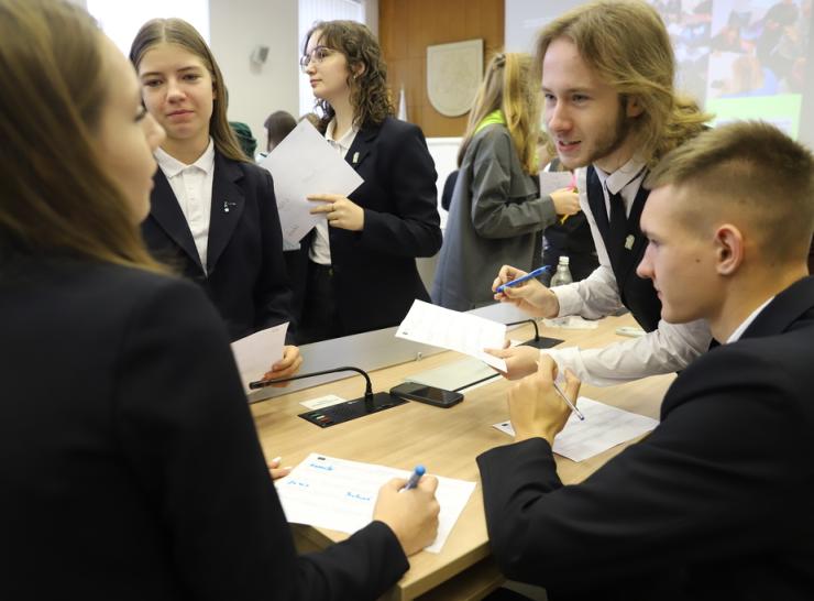 Jaunimo hakatonas Raseiniuose subūrė idėjų, drąsos ir kūrybiškų sprendimų ieškančius jaunuolius