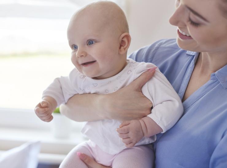Nuo gegužės 1 d. didėja tikslinė išmoka gimus vaikui