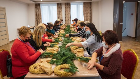 Artėjant gražiausioms metų šventėms rajono bendruomenės dalyvavo Kalėdinių dirbtuvių veiklose 