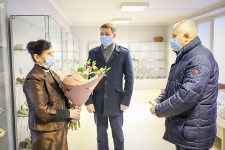 Jubiliejaus proga pasveikinta Raseinių garbės pilietė Marijona Birutė Navakauskienė 