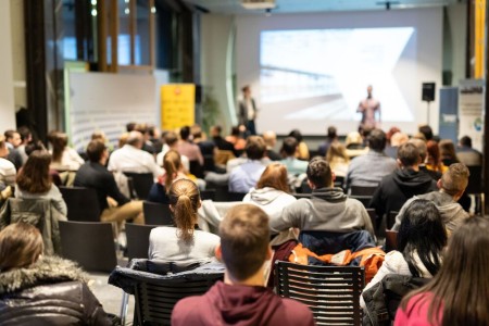Kviečiame į konferenciją apie jaunimo savanorystę kultūroje, švietime ir sporte