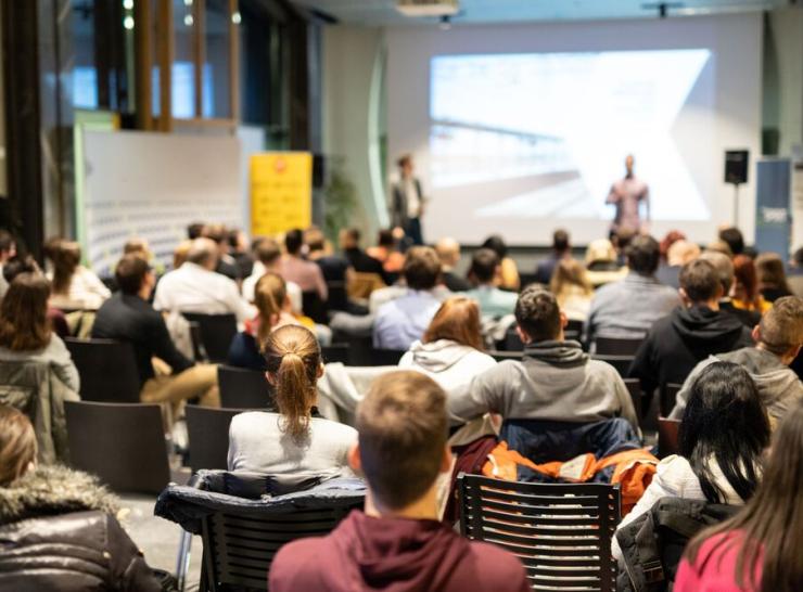 Kviečiame į konferenciją apie jaunimo savanorystę kultūroje, švietime ir sporte