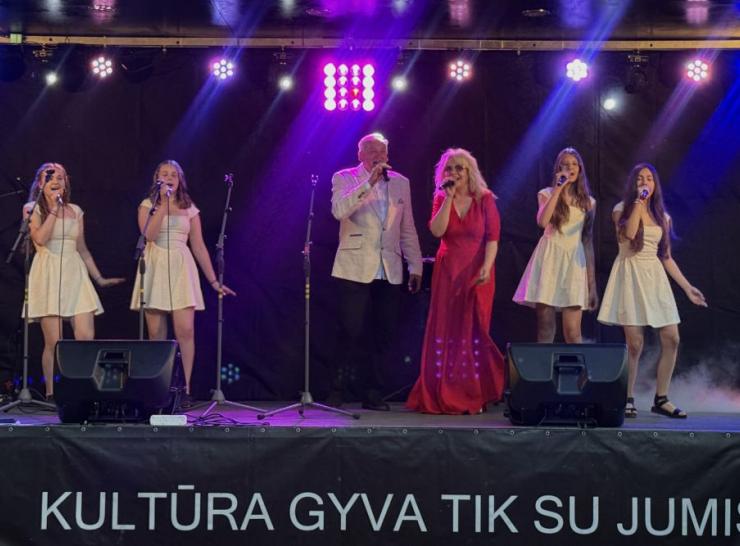 Paliepiuose suskambo Lietuvos radijo šimtmečiui skirta šventė