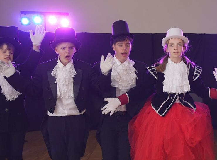 XII Lietuvos vaikų ir jaunimo teatrų apžiūra-šventė „Šimtakojis“