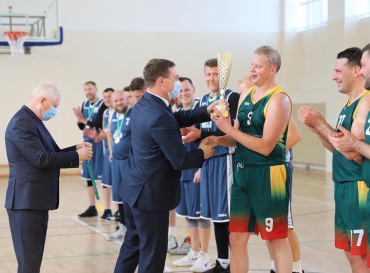 Seimo narių vizitas Raseiniuose: nuo strateginės reikšmės klausimų iki krepšinio varžybų