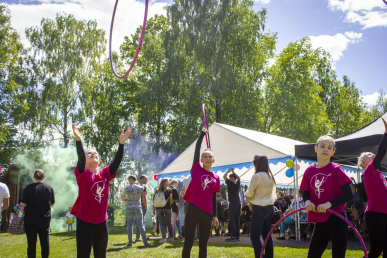 0002_didelio-ziurovu-susizavejimo-sulauke-ir-festivalyje-pirma-karta-pasirodes-klubas-gimnastika-raseiniuose-vad-ieva-lupeikyte_1780484029-1eb9c53db7a0a48daeca72016036d248.jpg